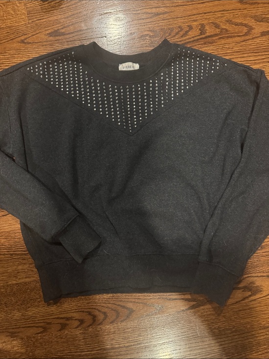Evereve Tops - Evereve Silver Studded Sweatshirt Size Small